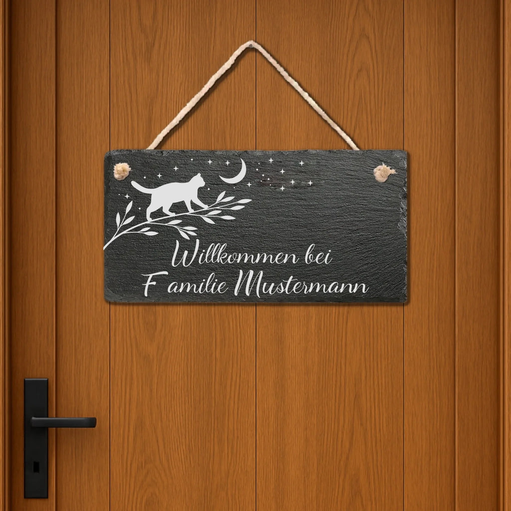 Willkommensschild aus Schiefer im Nachtzauber-Design (Katze & Mond), personalisiert für Familie