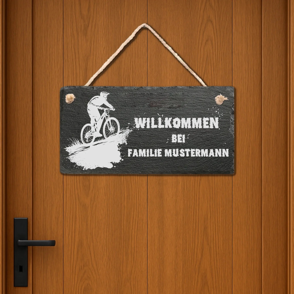 Willkommensschild aus Schiefer mit Fahrrad-Motiv, personalisiert „Willkommen bei Familie …“