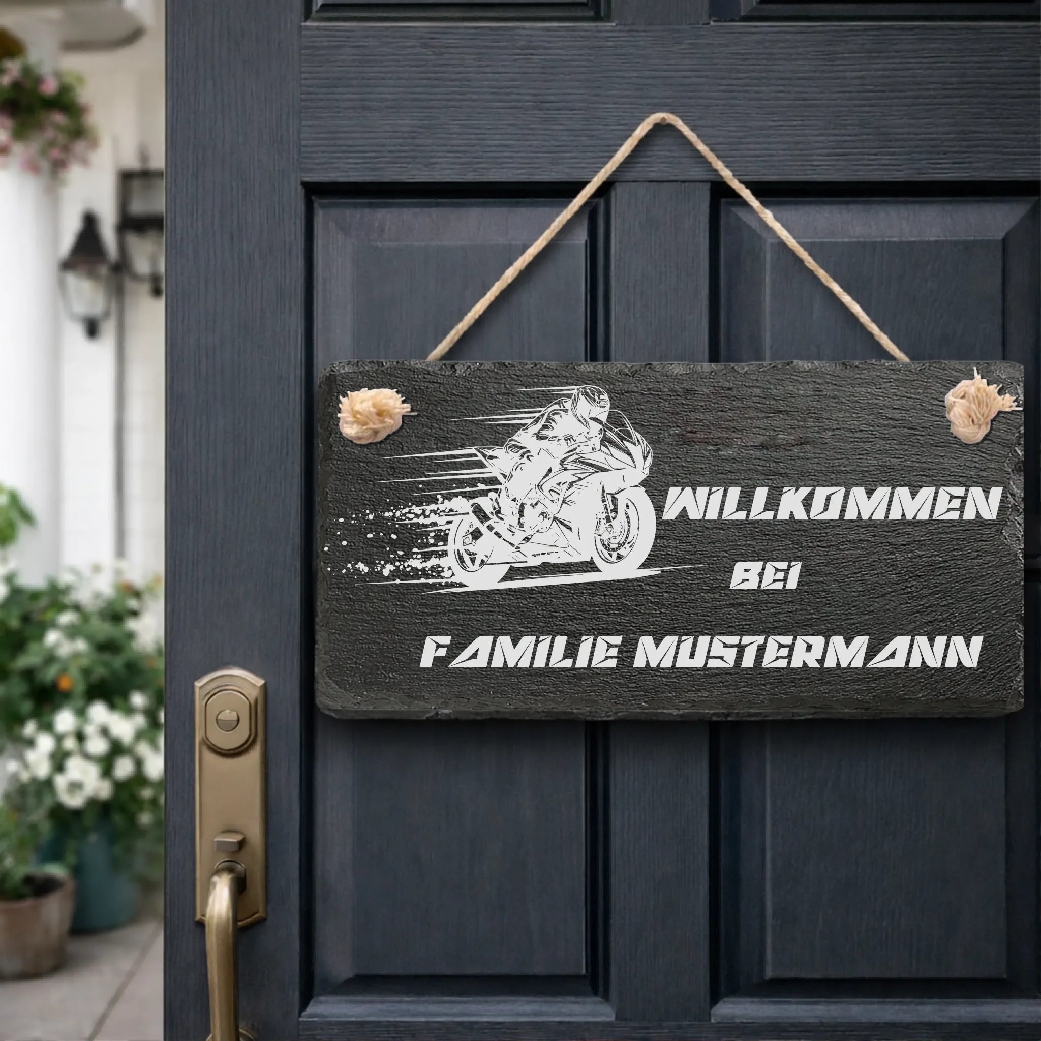 Willkommenstafel aus Schiefer für Motorradfans mit Motorrad und Familienname
