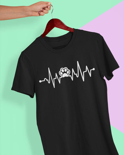 Pfotenherzschlag: Ein T-Shirt-Design für Hundefreunde mit Liebe im Takt - Tonyshop - Pfotenherzschlag: Ein T-Shirt-Design für Hundefreunde mit Liebe im Takt