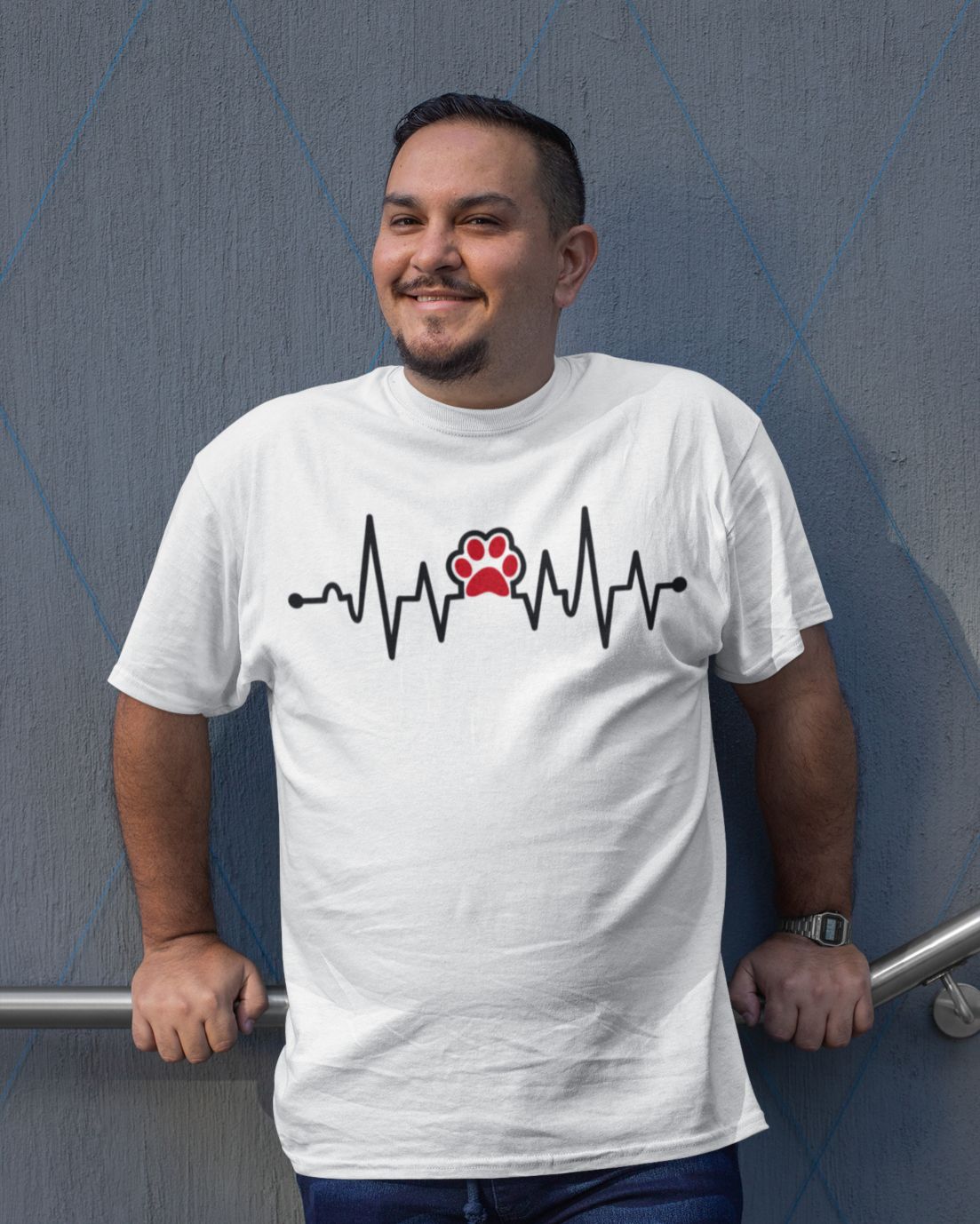 Pfotenherzschlag: Ein T-Shirt-Design für Hundefreunde mit Liebe im Takt - Tonyshop - Pfotenherzschlag: Ein T-Shirt-Design für Hundefreunde mit Liebe im Takt