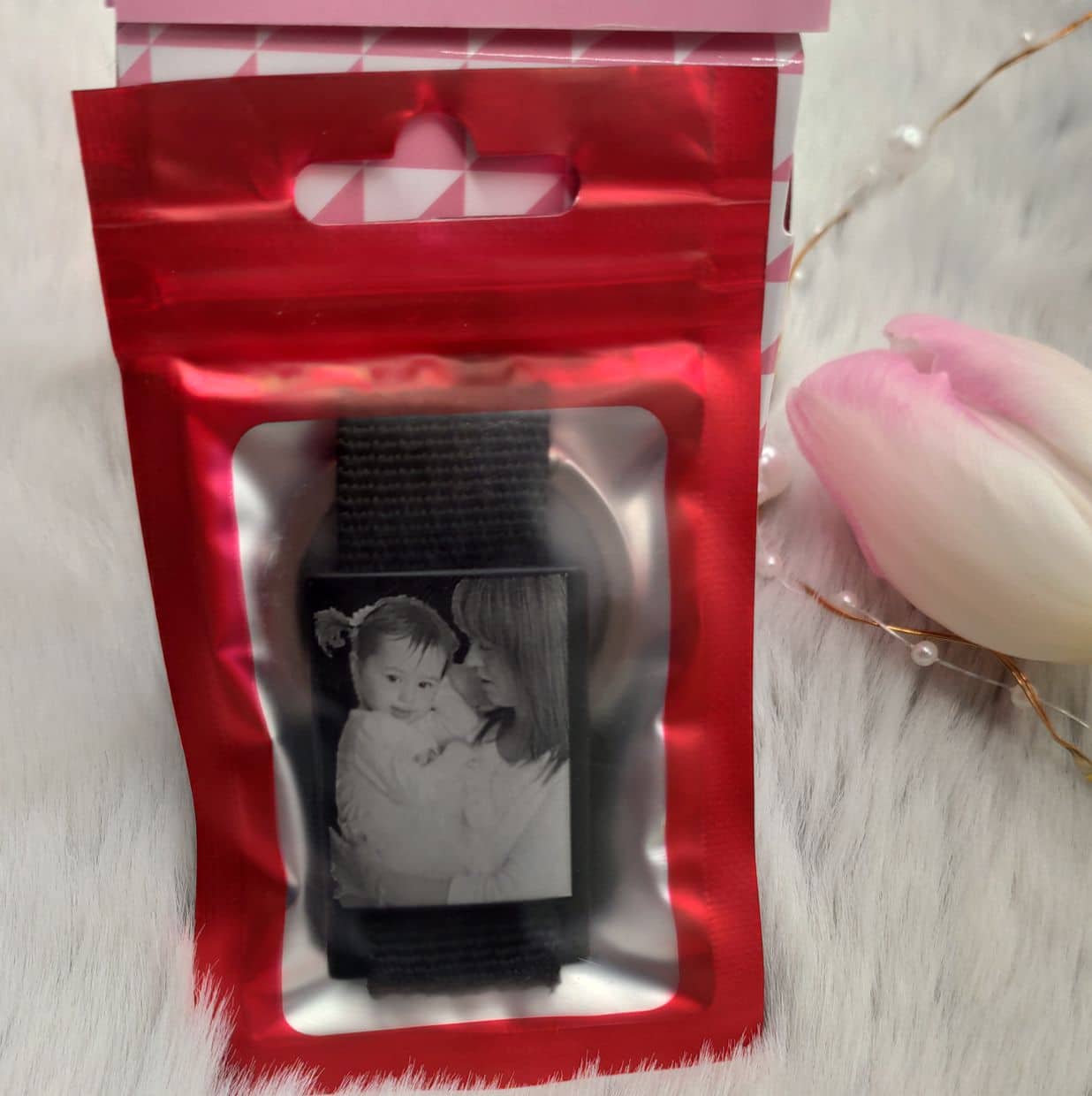 Schlüsselanhänger schwarz mit persönlicher Fotogravur - Tonyshop - Schlüsselanhänger schwarz mit persönlicher Fotogravur
